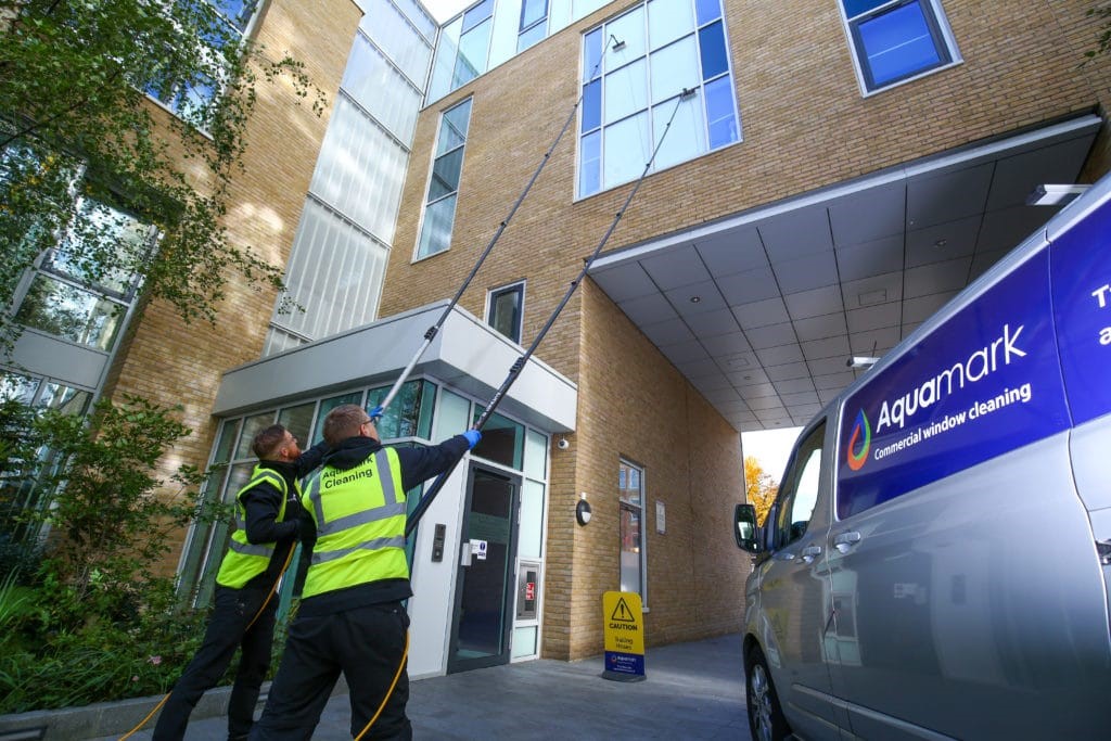 Key Considerations For Window Cleaning For Commercial Buildings